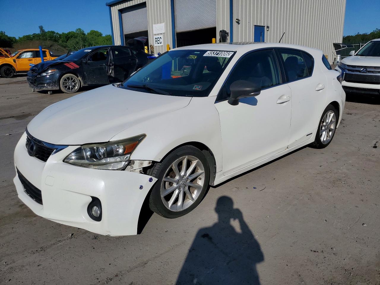 2013 Lexus CT 200h, VIN JTHKD5BH9D2171514 — Front end