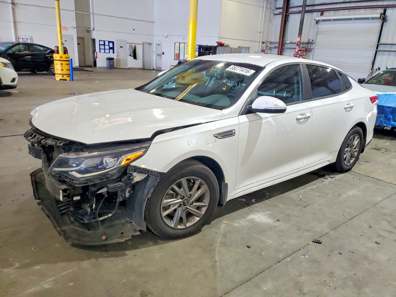 2019 Kia Optima LX, VIN 5XXGT4L38KG322826 — Front end