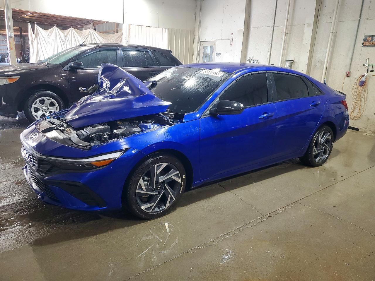 2025 Hyundai Elantra SEL Sport, VIN KMHLM4DG3SU050088 — Front end