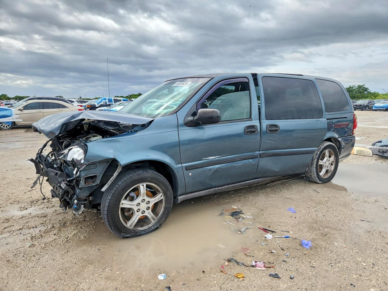 2007 Chevrolet Uplander LS Fleet, VIN 1GNDV23107D112035 — Front end
