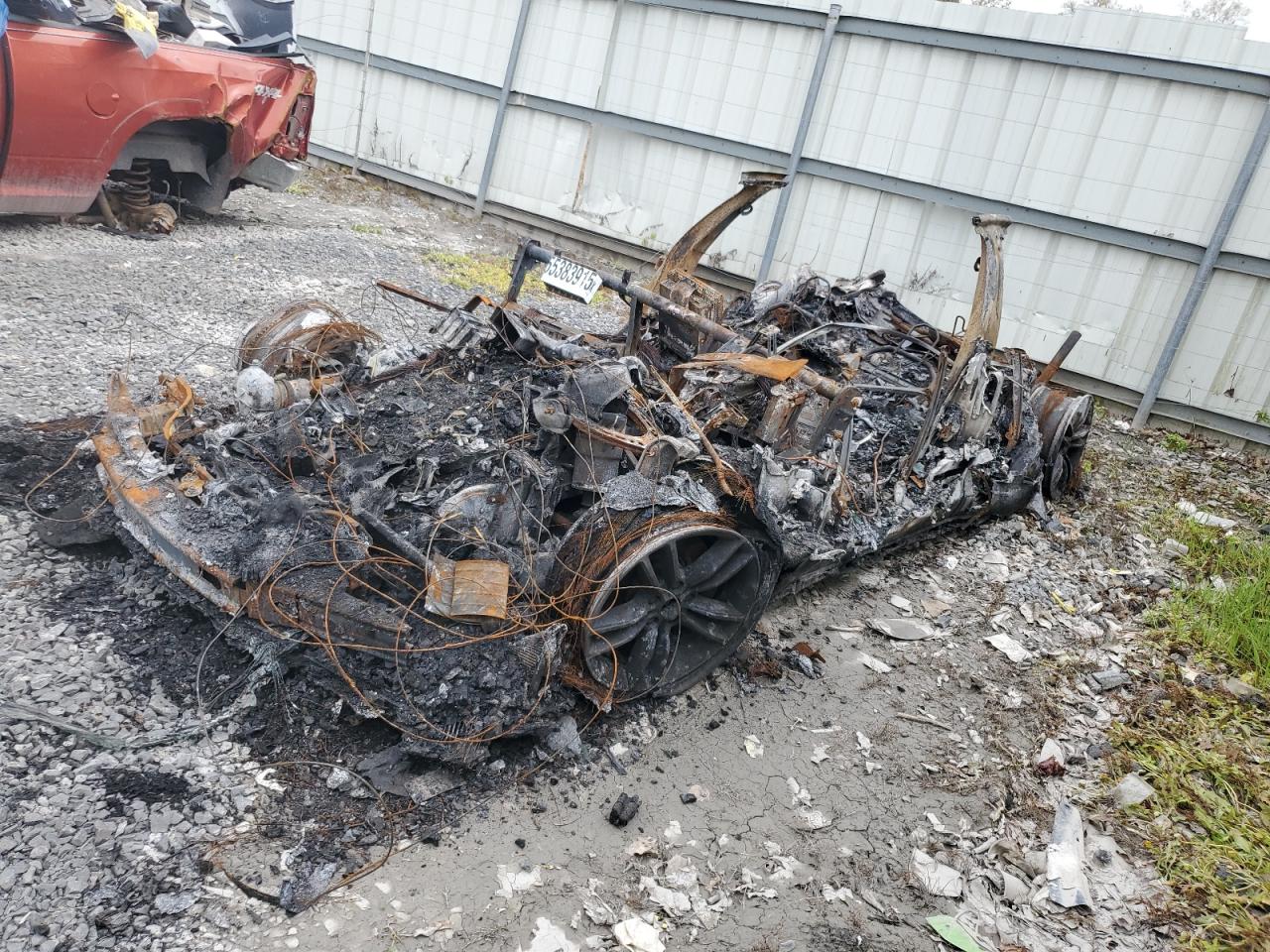 2015 Tesla Model S 85D, VIN 5YJSA1E24FF102370 — Engine fire