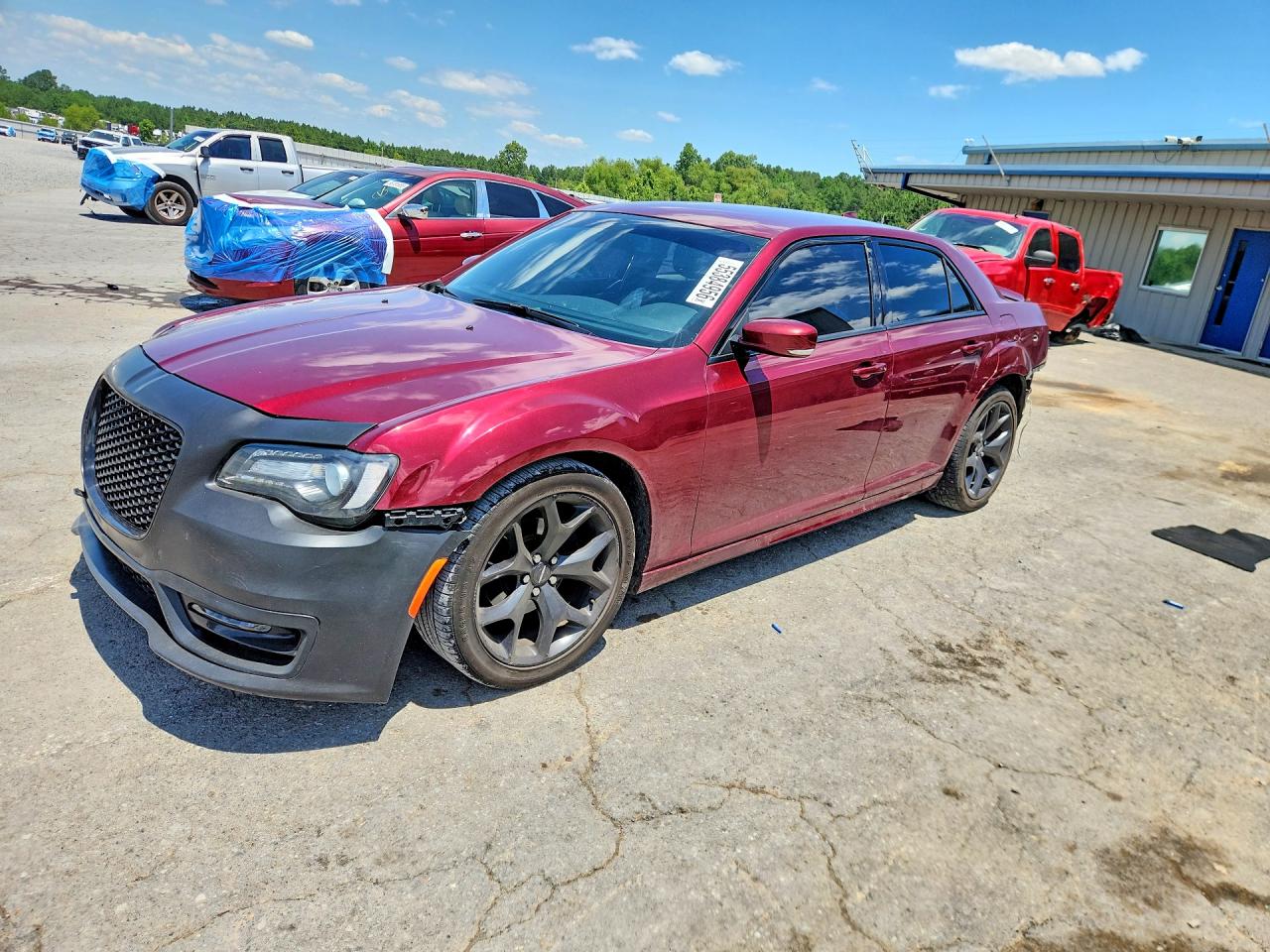 2021 Chrysler 300 S, VIN 2C3CCABG6MH538163 — Бок