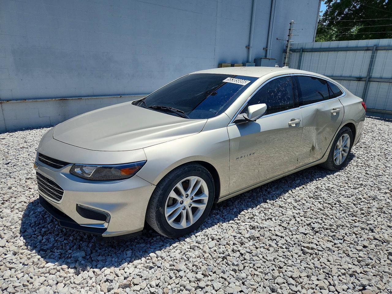 2016 Chevrolet Malibu LT, VIN 1G1ZE5ST8GF183404 — Front end