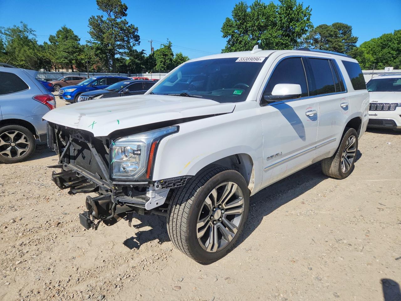 2019 GMC Yukon Denali, VIN 1GKS1CKJ2KR331100 — Front end
