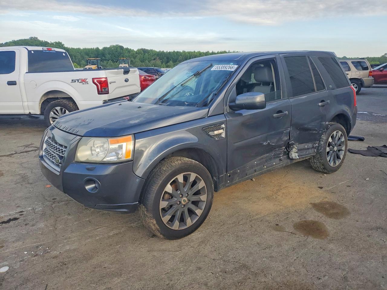 2010 Land Rover LR2 HSE, VIN SALFP2BN3AH214020 — Side