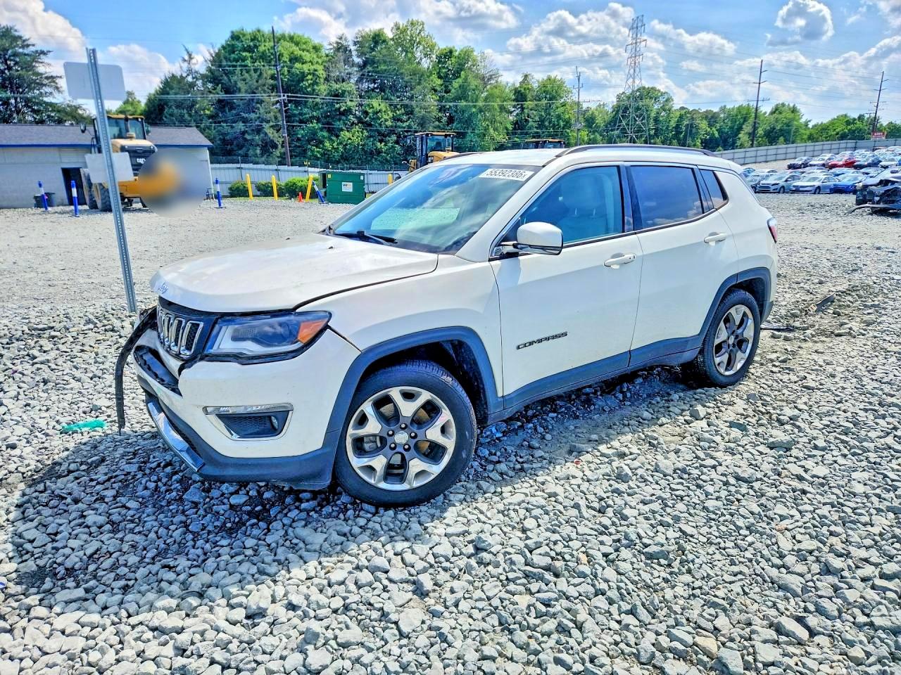 2018 Jeep Compass Limited, VIN 3C4NJCCB0JT358673 — Front end