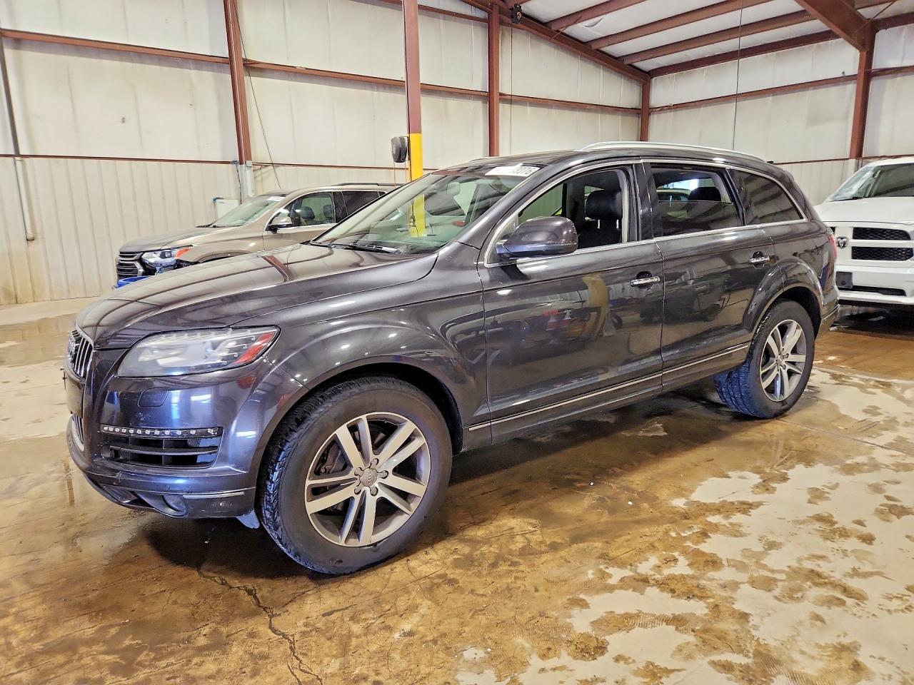 2013 Audi Q7 Premium Plus, VIN WA1LGAFE7DD008736 — Front end
