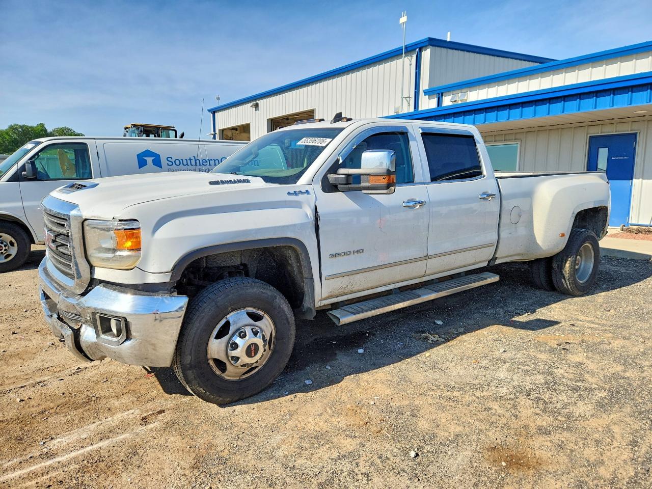2019 GMC Sierra 3500HD SLT, VIN 1GT42VCY8KF108120 — Front end
