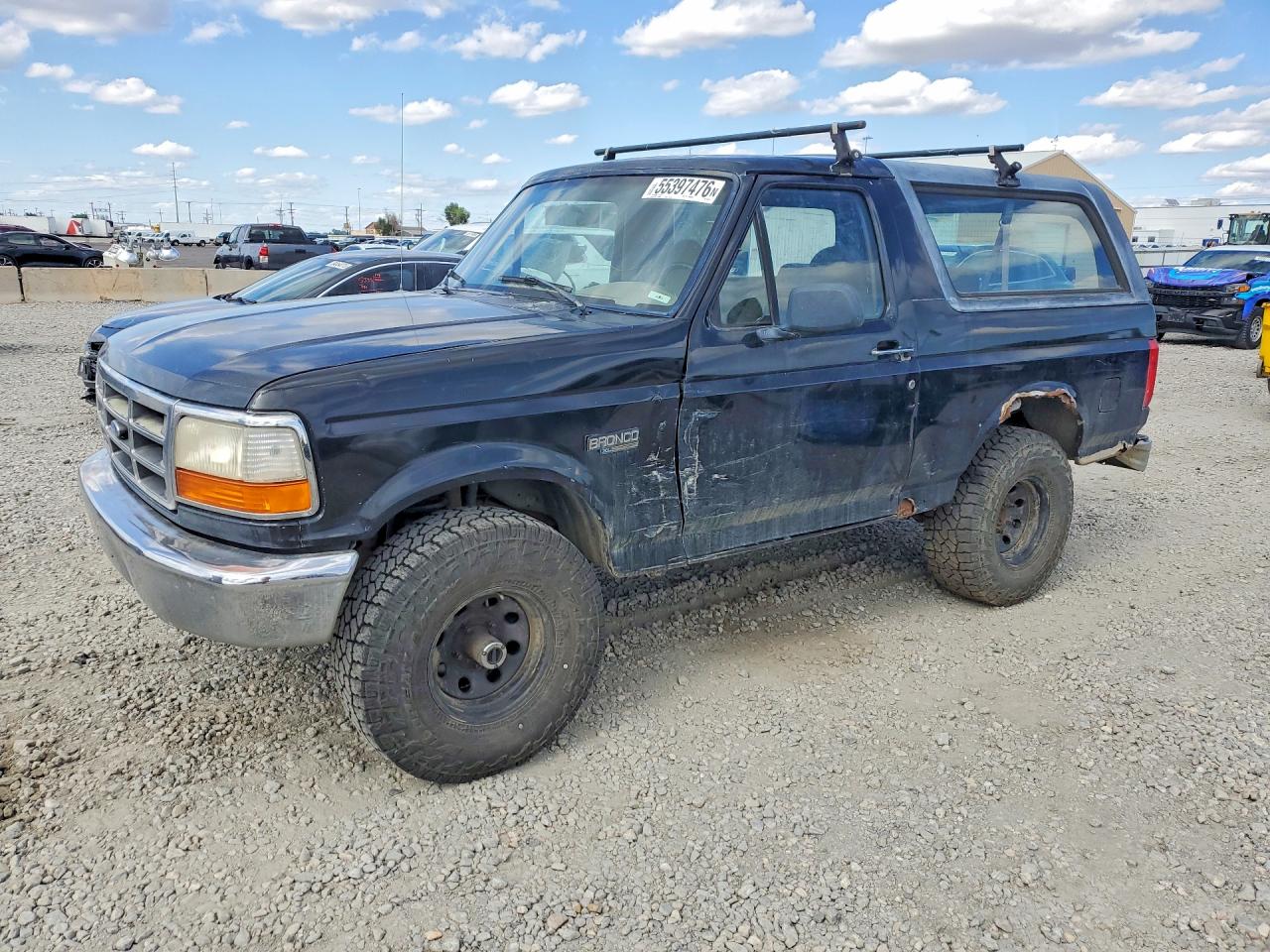 1996 Ford Bronco XL, VIN 1FMEU15N7TLB95940 — Side