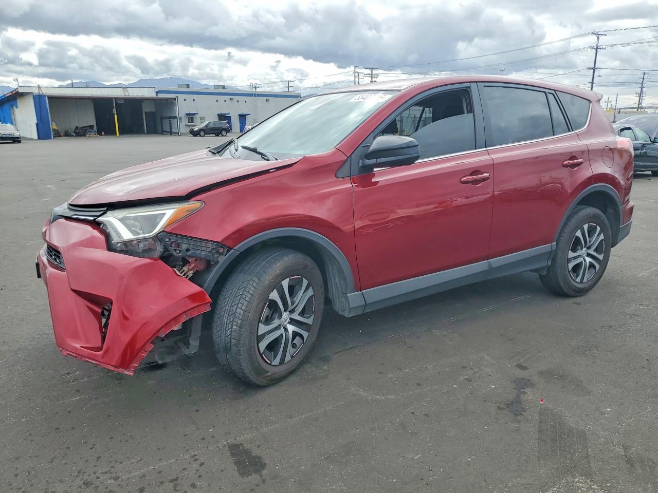 2018 Toyota RAV4 LE, VIN JTMZFREV4JD118335 — Front end