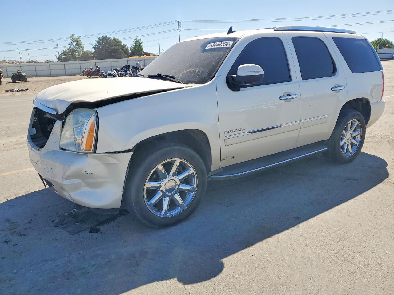 2013 GMC Yukon Denali, VIN 1GKS2EEF7DR309421 — Front end
