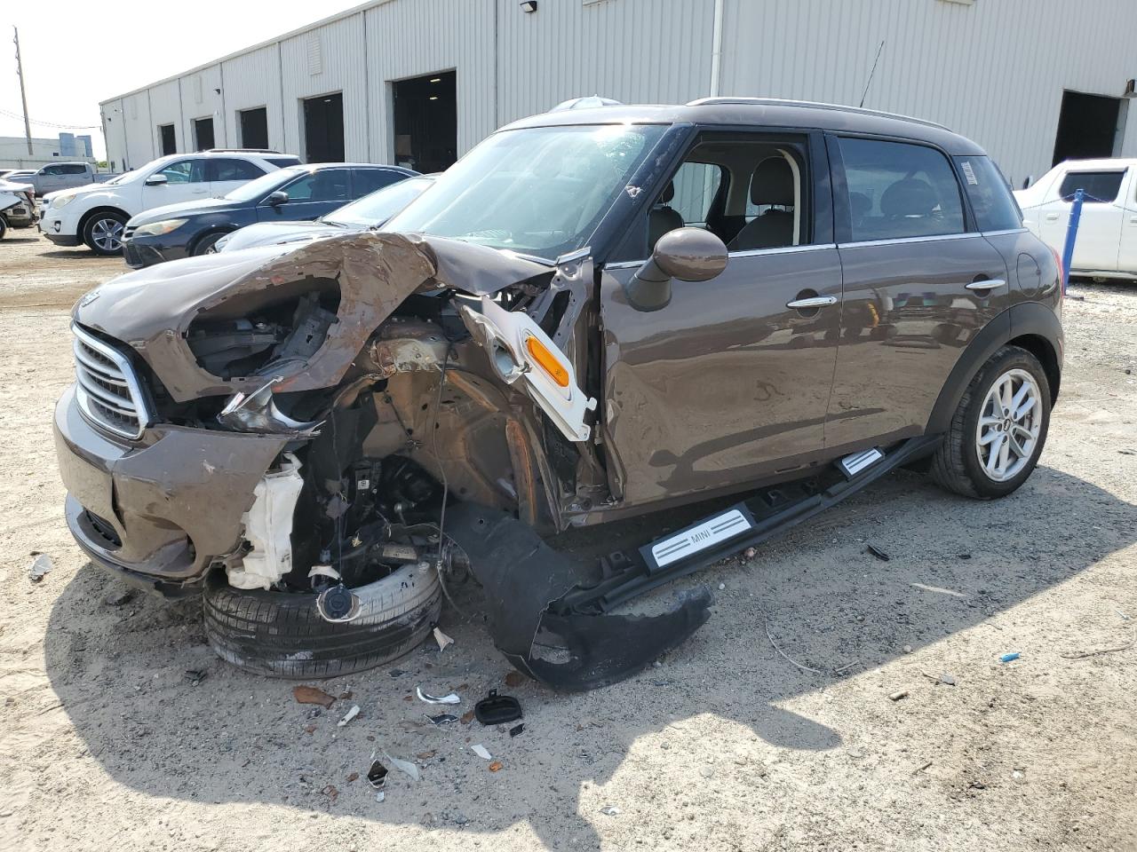 2015 MINI Countryman, VIN WMWZB3C55FWR46334 — Front end
