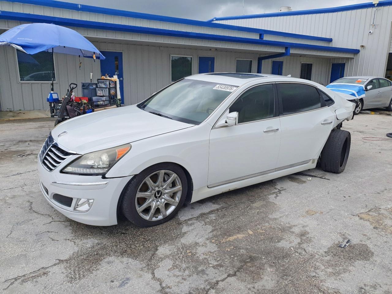 2012 Hyundai Equus Signature, VIN KMHGH4JH7CU052205 — Rear end