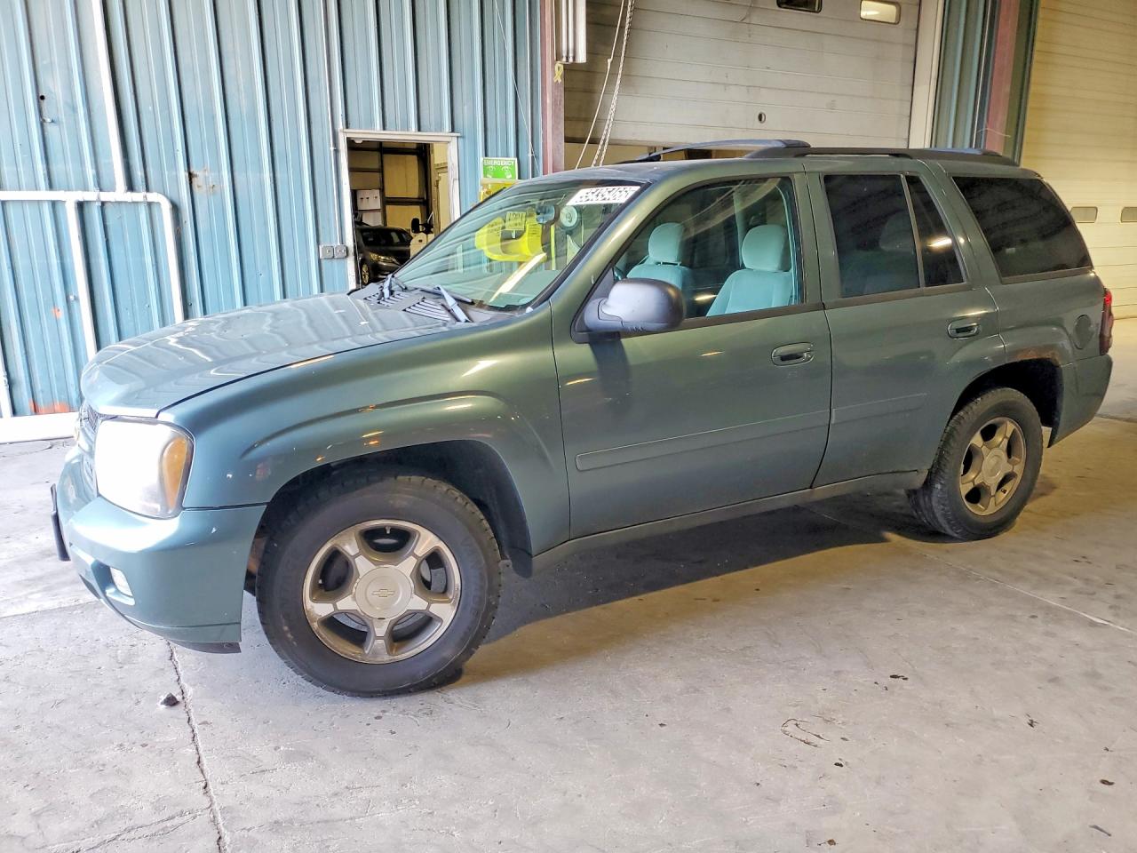 2009 Chevrolet TrailBlazer 1LT, VIN 1GNDT33S292123332 — Minor dents and scratches