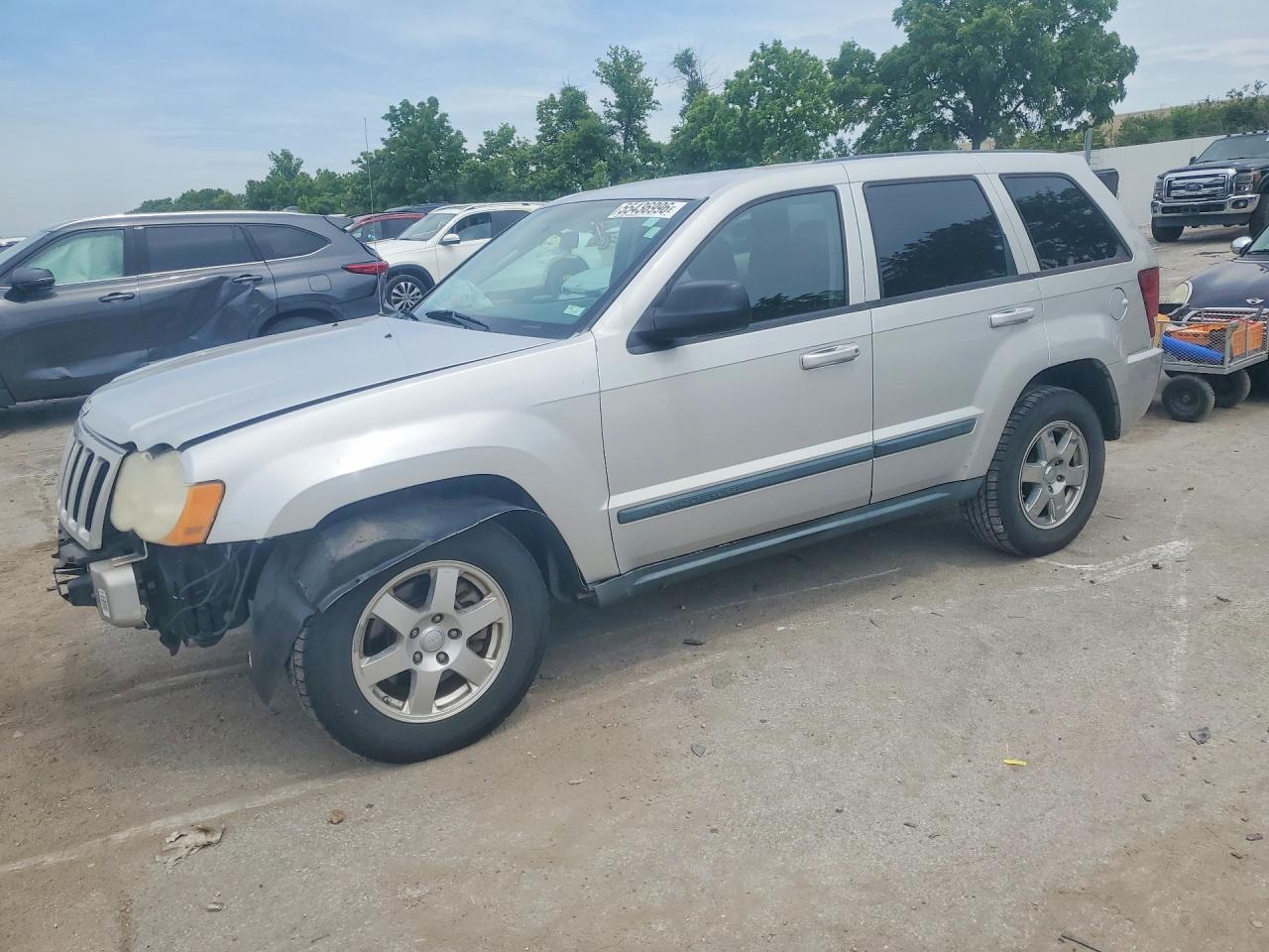 2008 Jeep Grand Cherokee Laredo, VIN 1J8GR48KX8C187963 — Front end