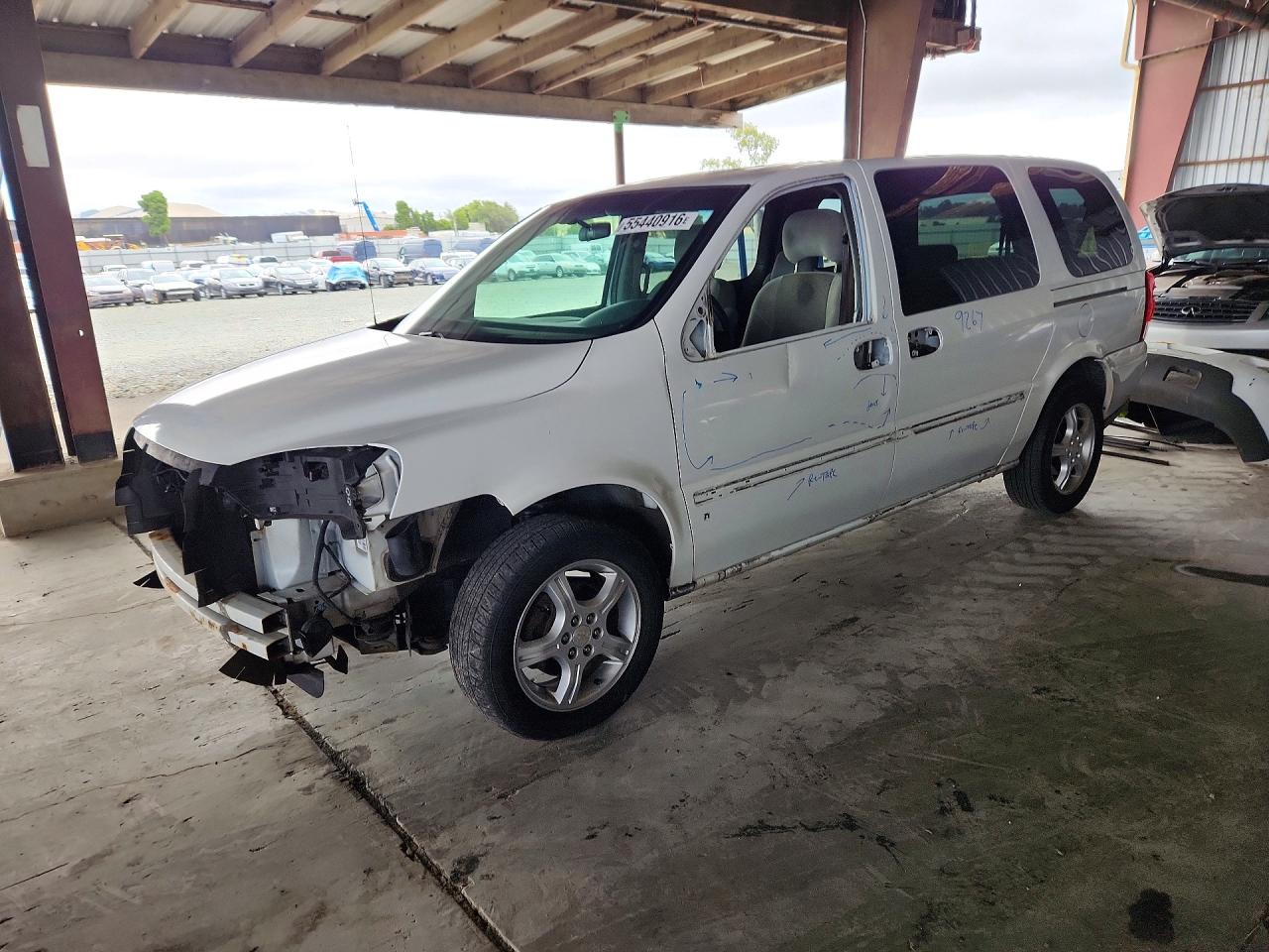 2006 Chevrolet Uplander LS Fleet, VIN 1GNDV23L56D138551 — Front end