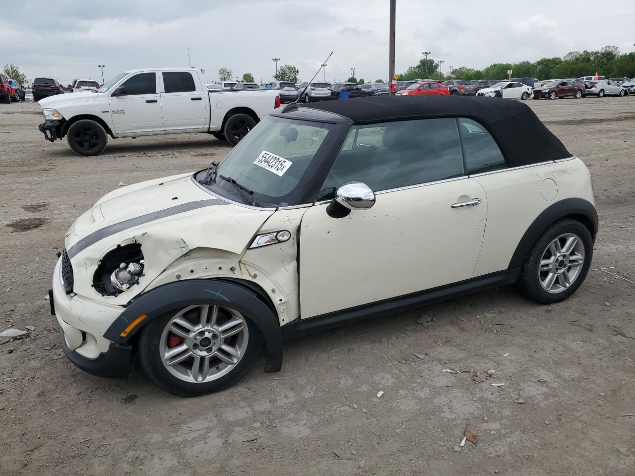 2011 MINI Convertible S, VIN WMWZP3C51BT249501 — Перед