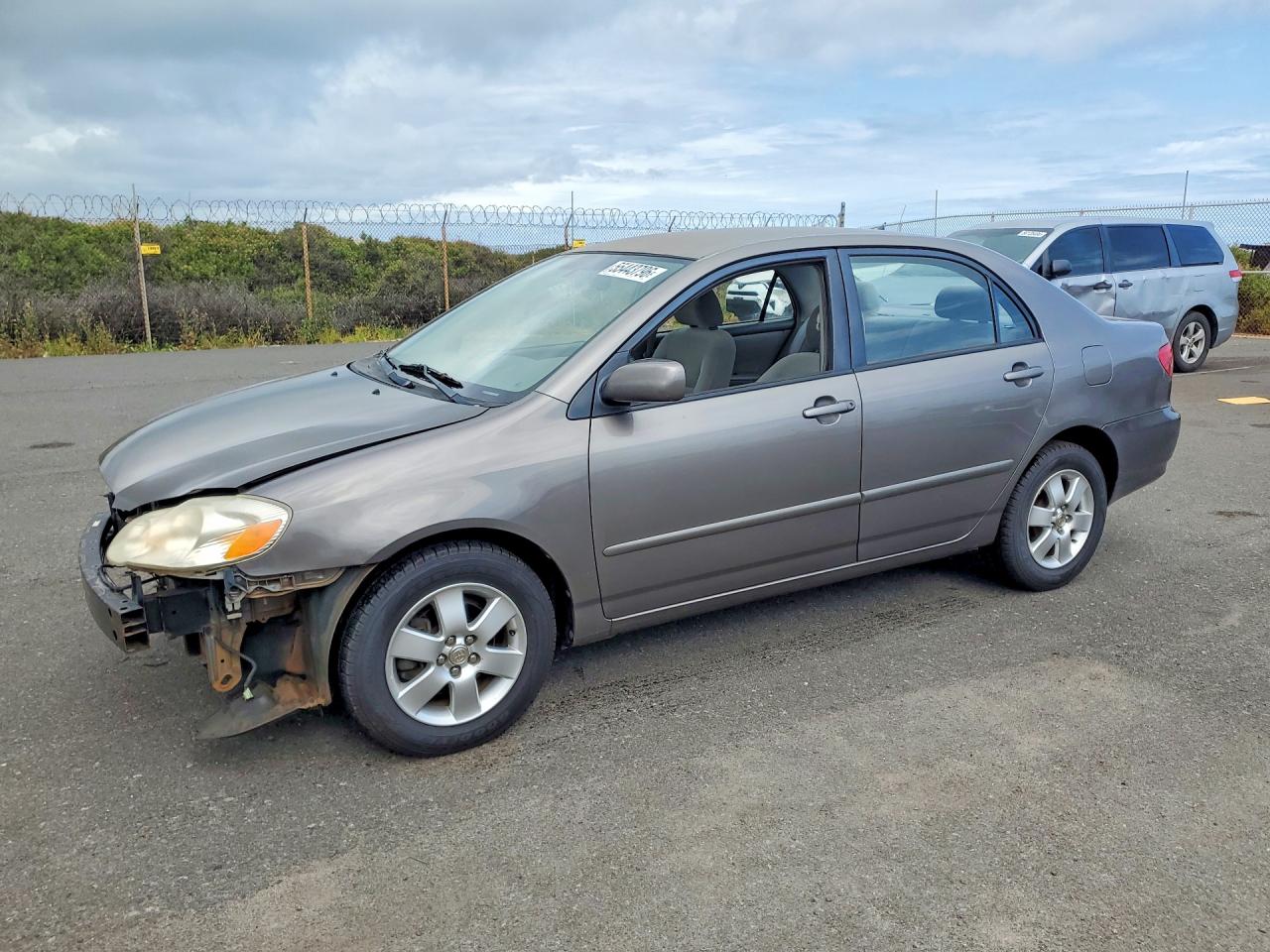 2004 Toyota Corolla LE, VIN 1NXBR38E84Z287260 — Front end