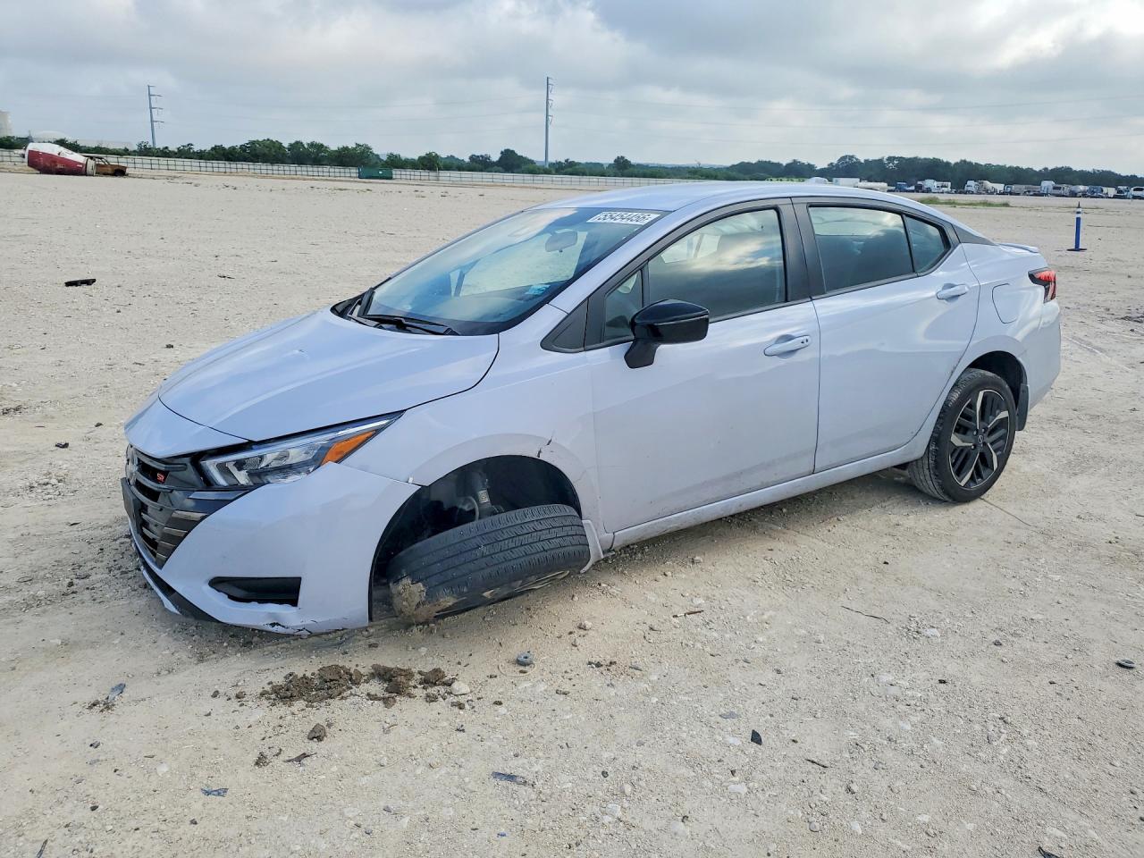 2024 Nissan Versa SR, VIN 3N1CN8FV5RL900377 — Front end