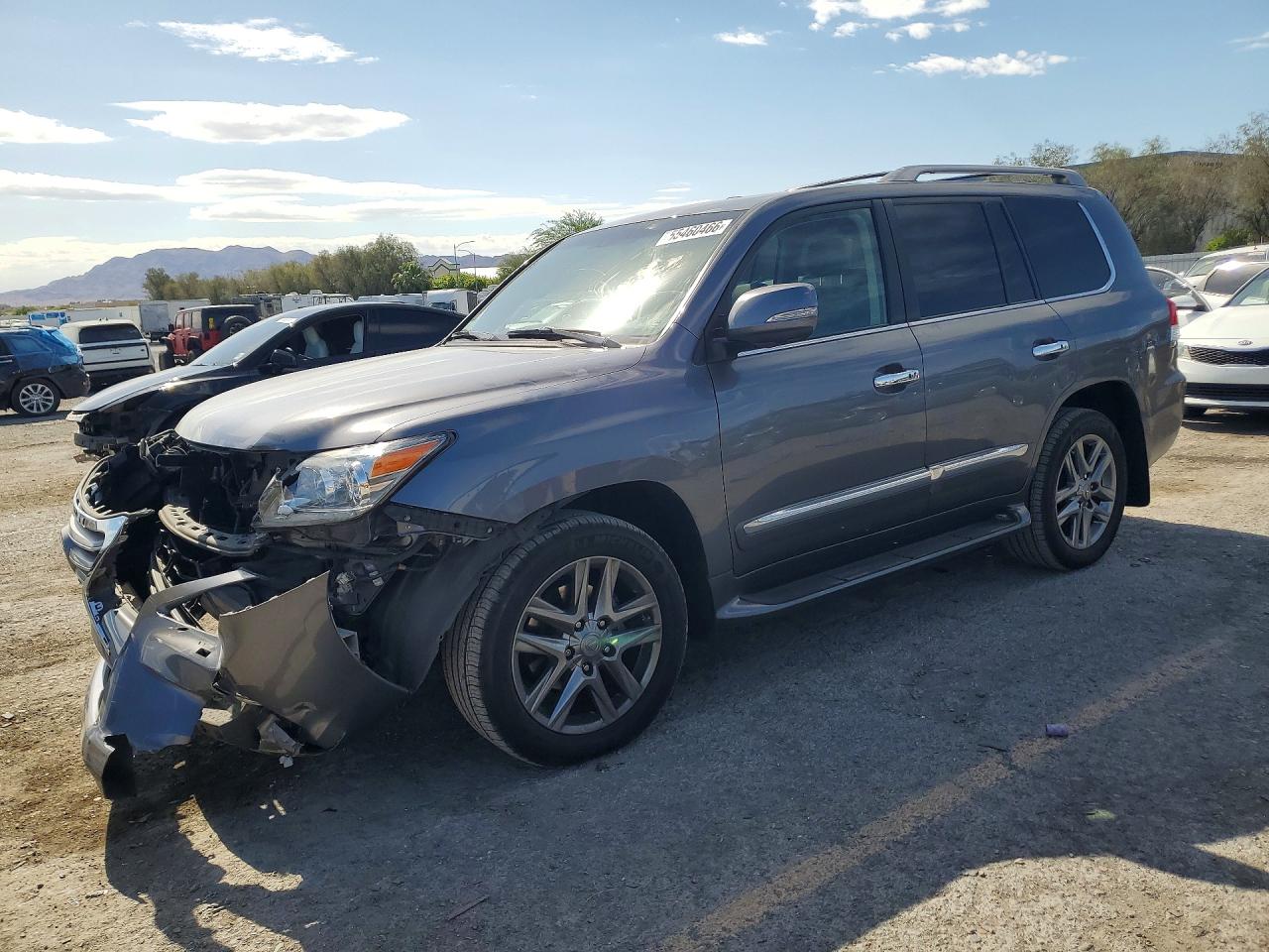 2013 Lexus LX 570, VIN JTJHY7AX1D4119882 — Перед