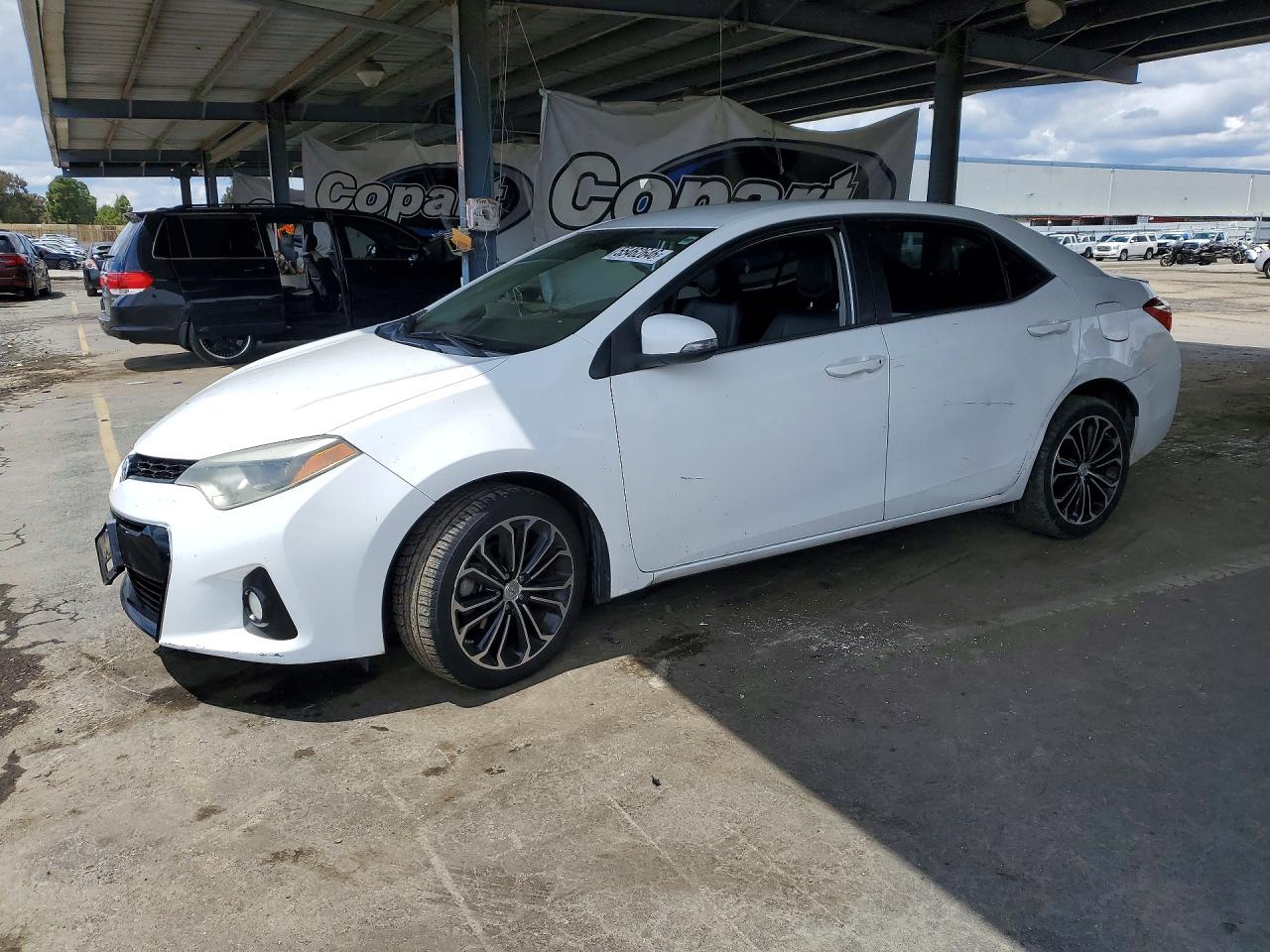 2014 Toyota Corolla LE, VIN 2T1BURHE2EC108635 — Rear end