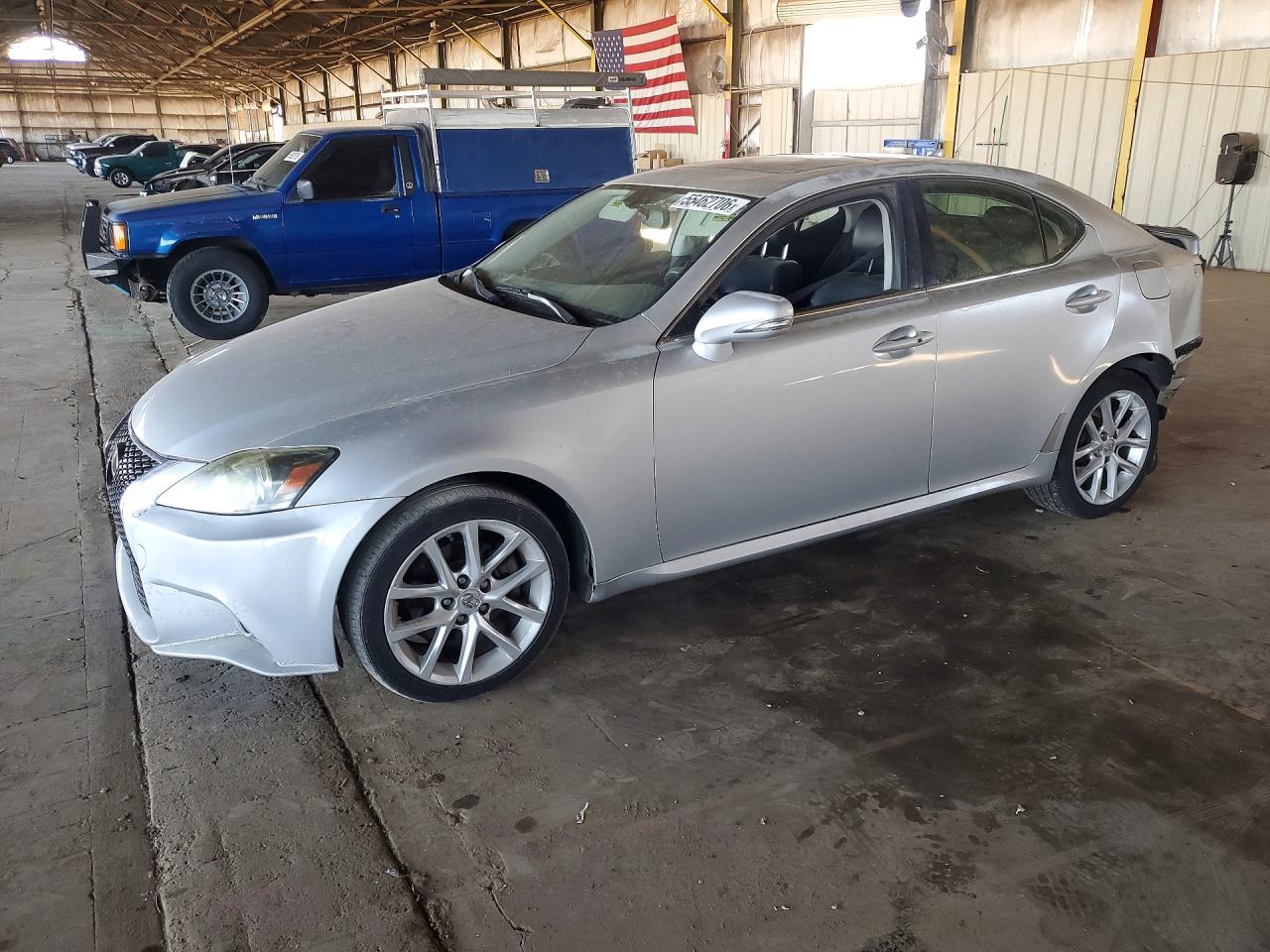 2013 Lexus IS 250, VIN JTHCF5C23D5061680 — Зад
