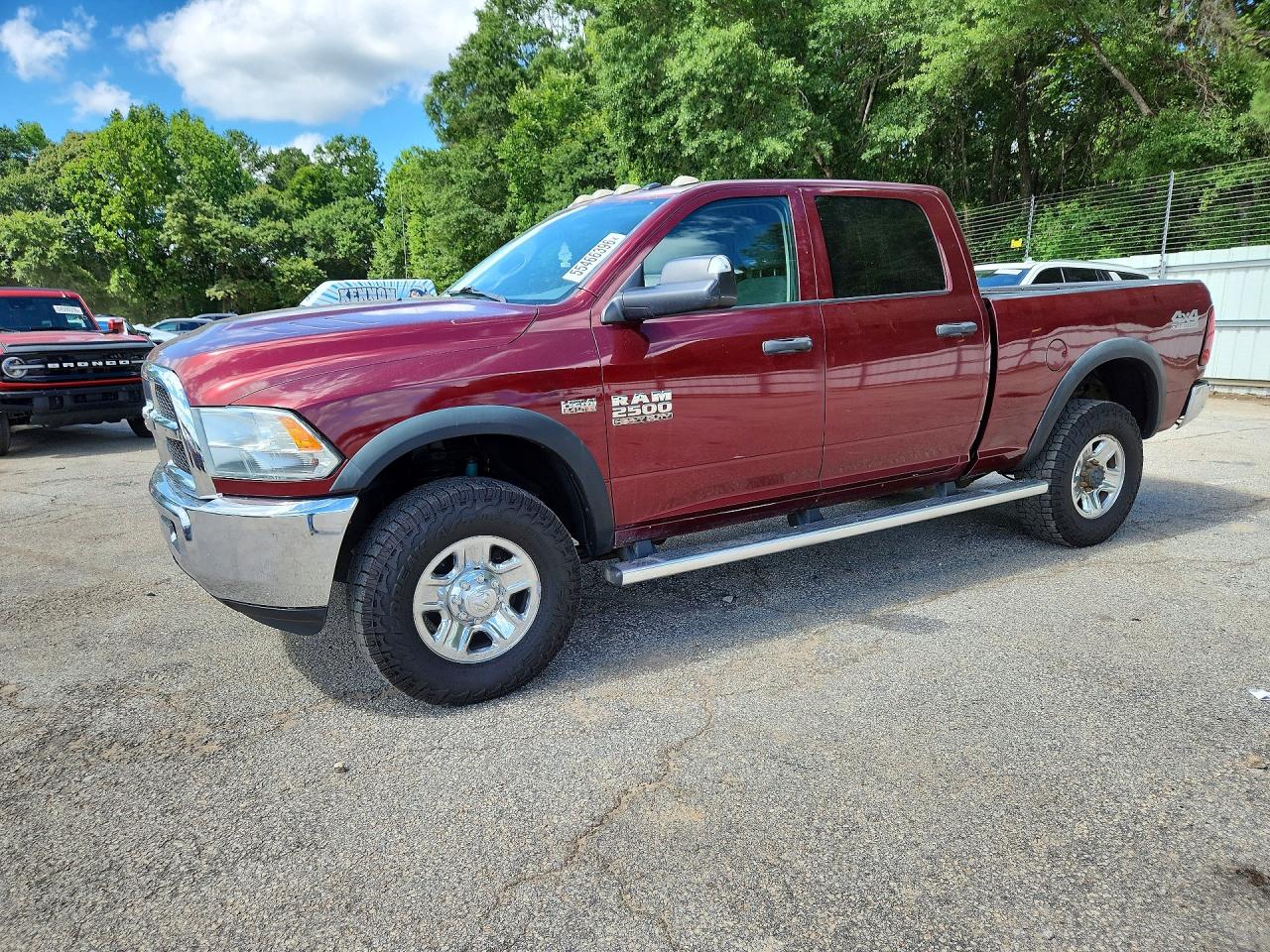 2017 Ram 2500 Tradesman, VIN 3C6UR5CJ4HG553077 — Front end