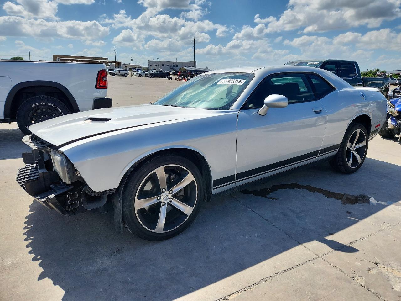 2019 Dodge Challenger SXT, VIN 2C3CDZAG9KH625064 — Front end