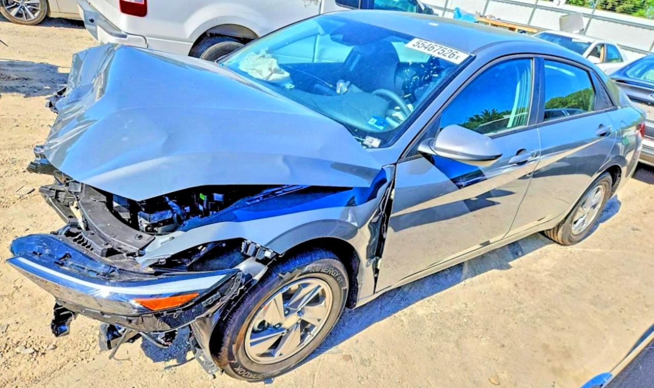 2026 Hyundai Elantra SE, VIN KMHLL4DG9TU218580 — Перед