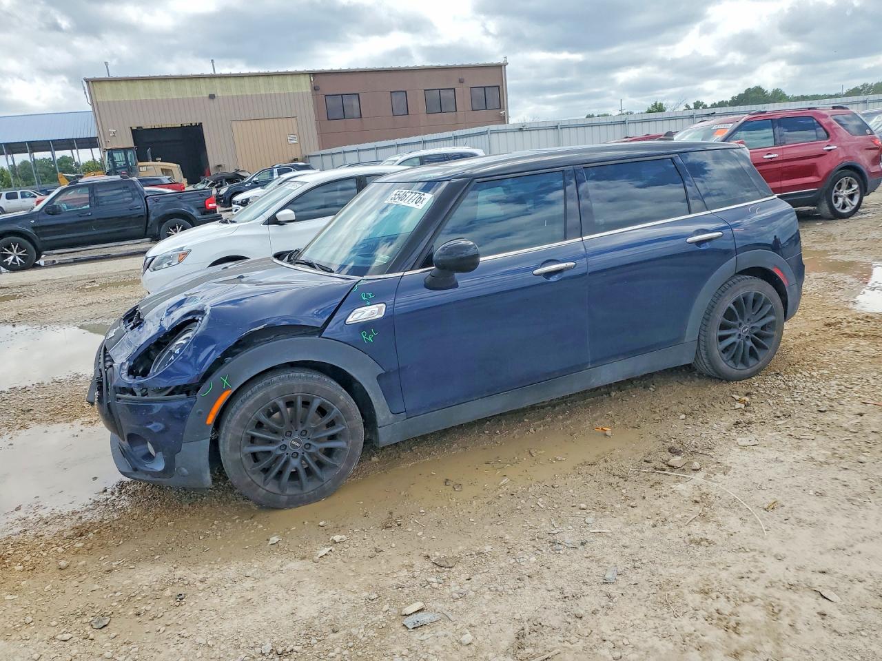 2016 MINI Clubman S, VIN WMWLN9C55G2B31868 — Front end