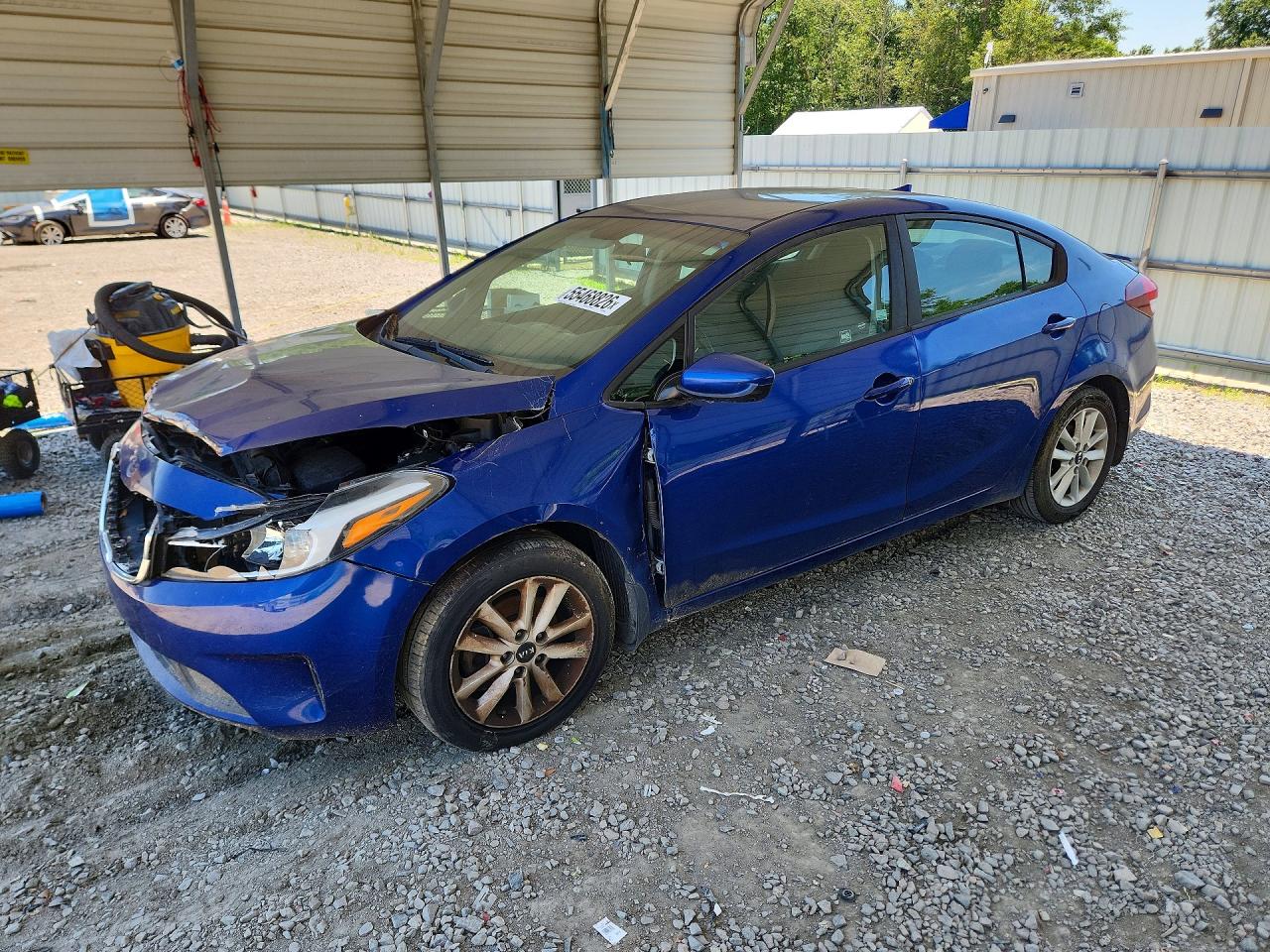 2017 Kia Forte S, VIN 3KPFL4A7XHE054350 — Front end