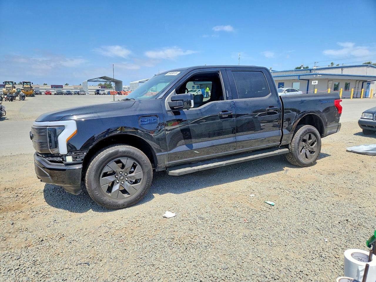 2025 Ford F-150 Lightning Lariat, VIN 1FT6W5L70SWG21916 — Front end