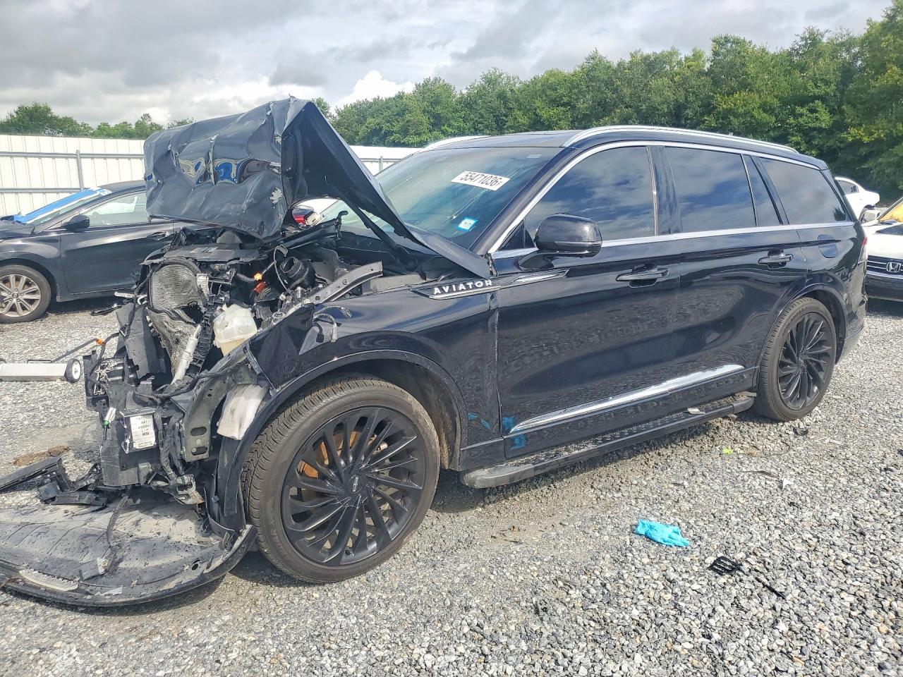 2021 Lincoln Aviator Reserve, VIN 5LM5J7XC5MGL15149 — Front end