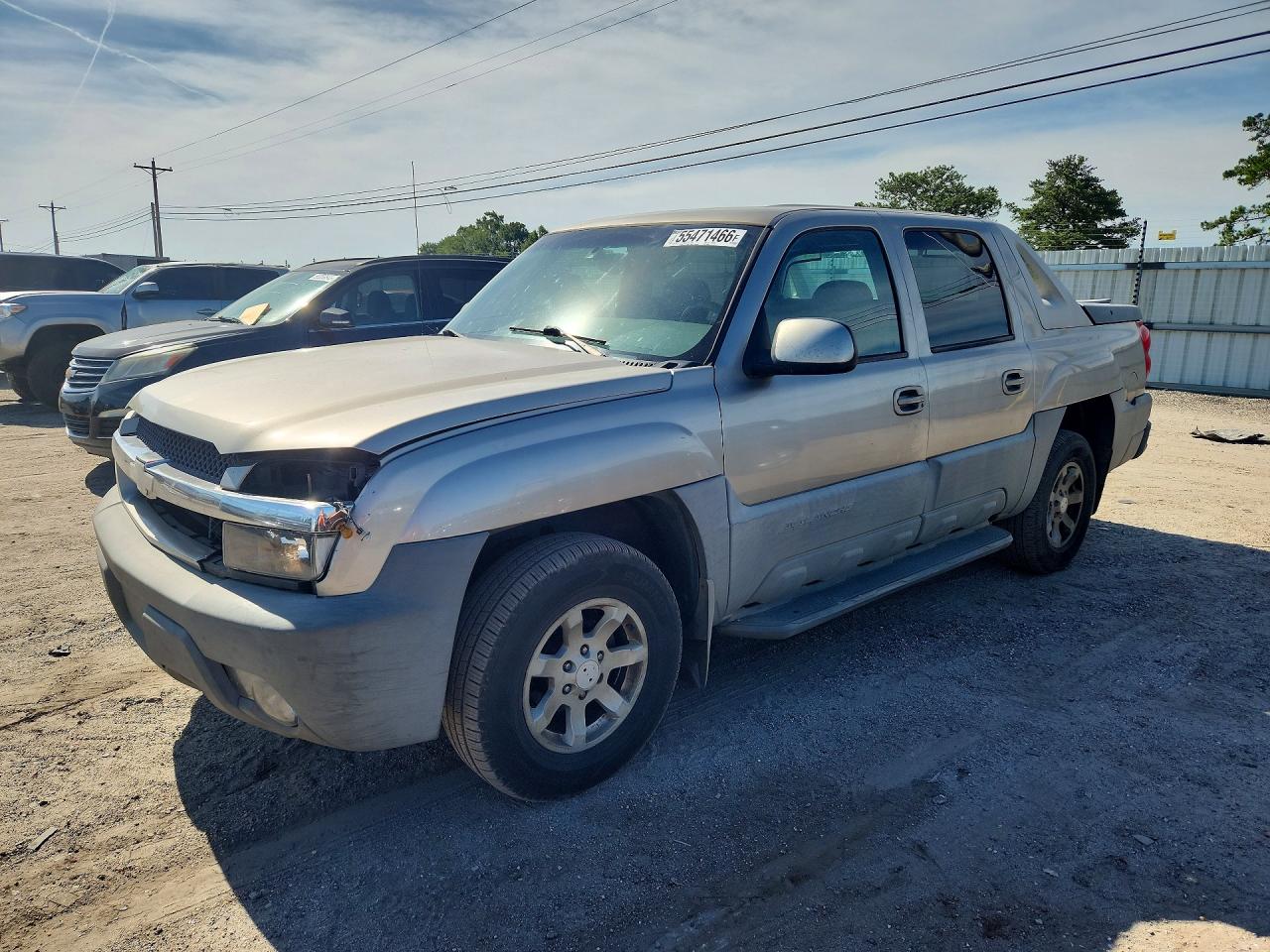 2002 Chevrolet Avalanche, VIN 3GNEC13TX2G244446 — Перед