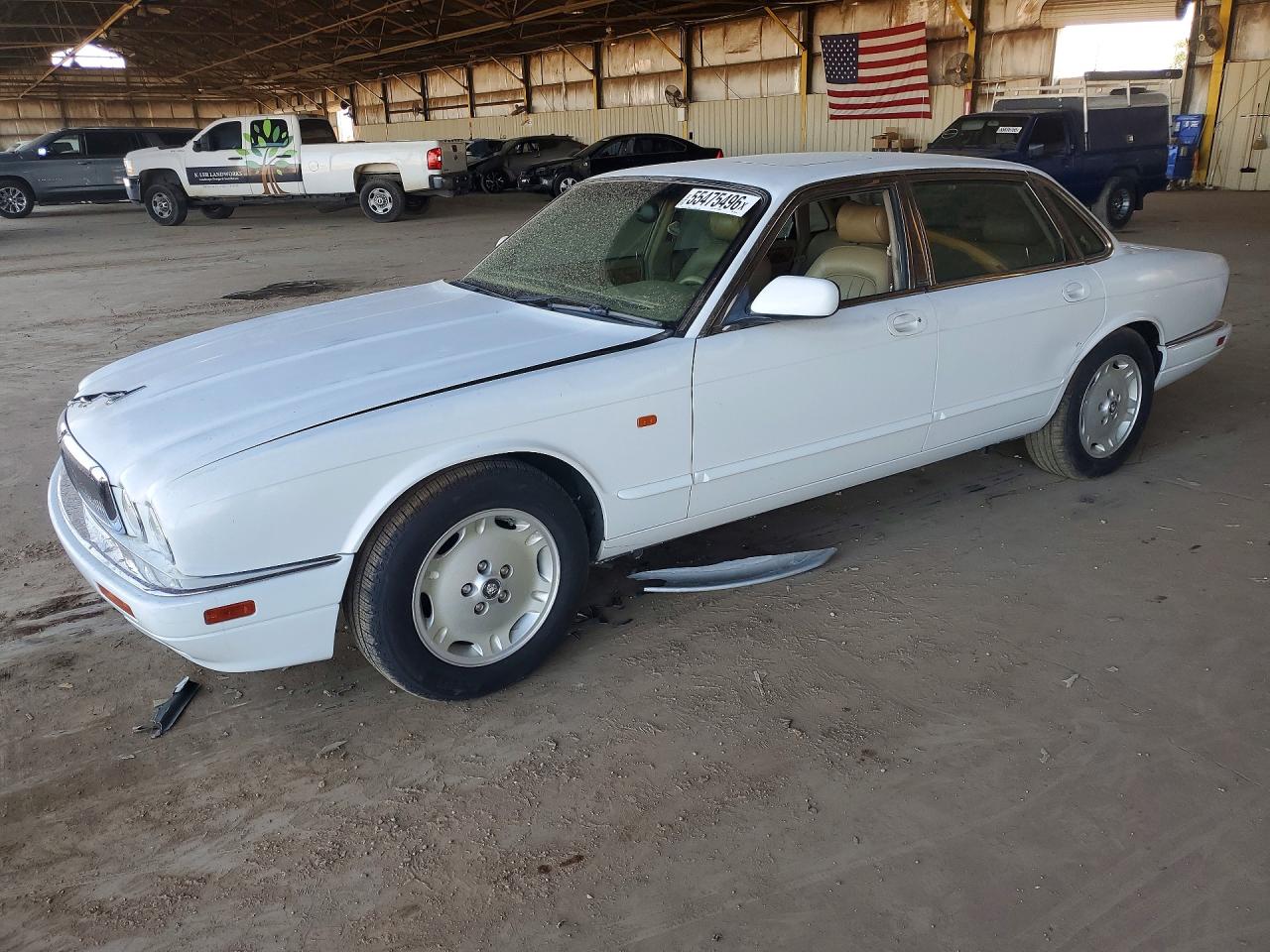 1996 Jaguar XJ, VIN SAJHX1748TC761294 — Minor dents and scratches