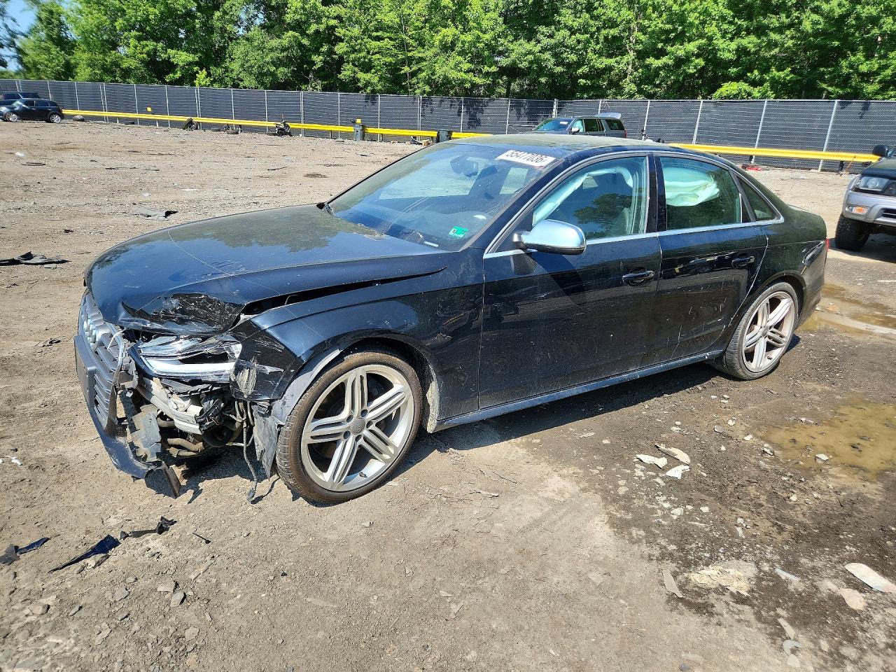 2015 Audi S4 Premium Plus, VIN WAUDGAFL3FA077577 — Перед
