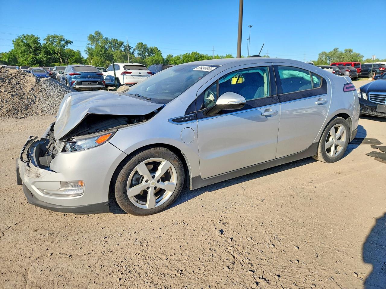 2015 Chevrolet Volt, VIN 1G1RA6E40FU106395 — Front end