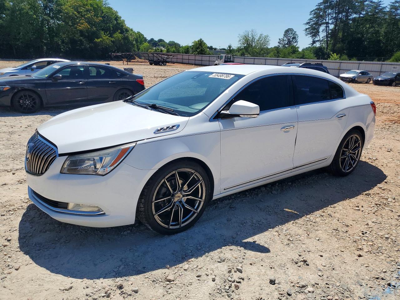 2015 Buick LaCrosse, VIN 1G4GA5GR7FF170595 — Перед