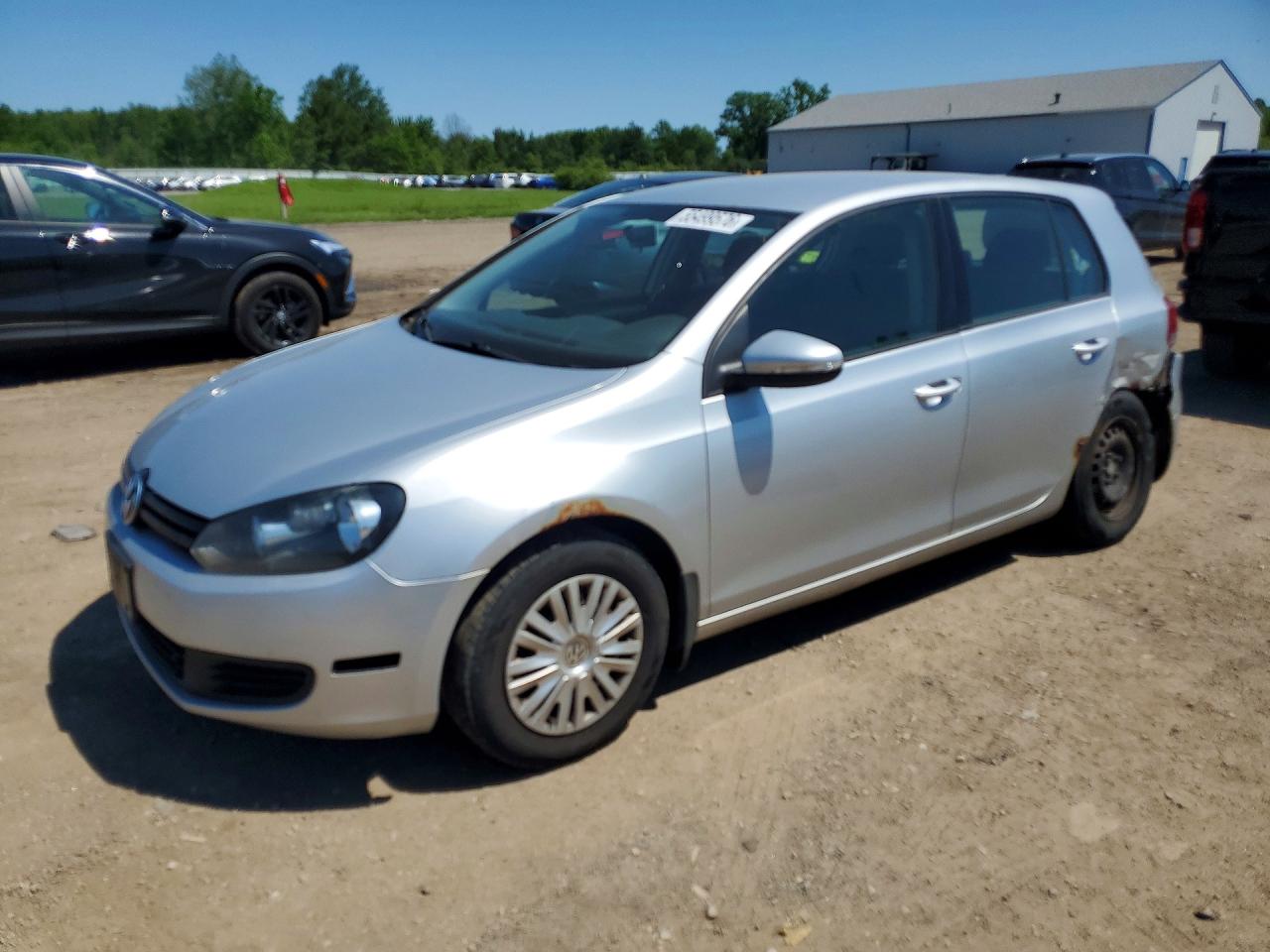 2014 Volkswagen Golf, VIN WVWDB7AJ5EW011818 — Rear end