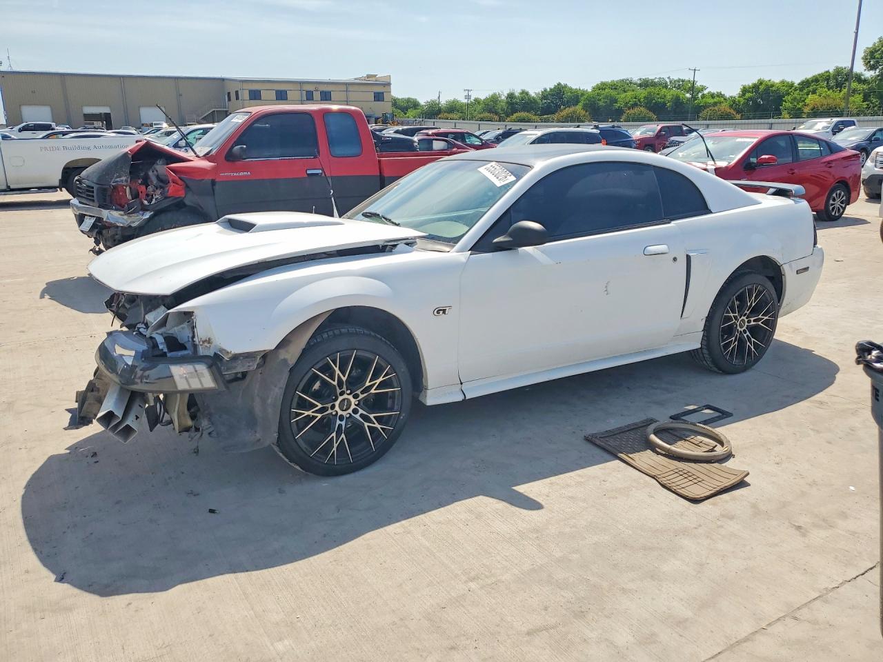 2002 Ford Mustang GT Deluxe, VIN 1FAFP42X92F186912 — Front end