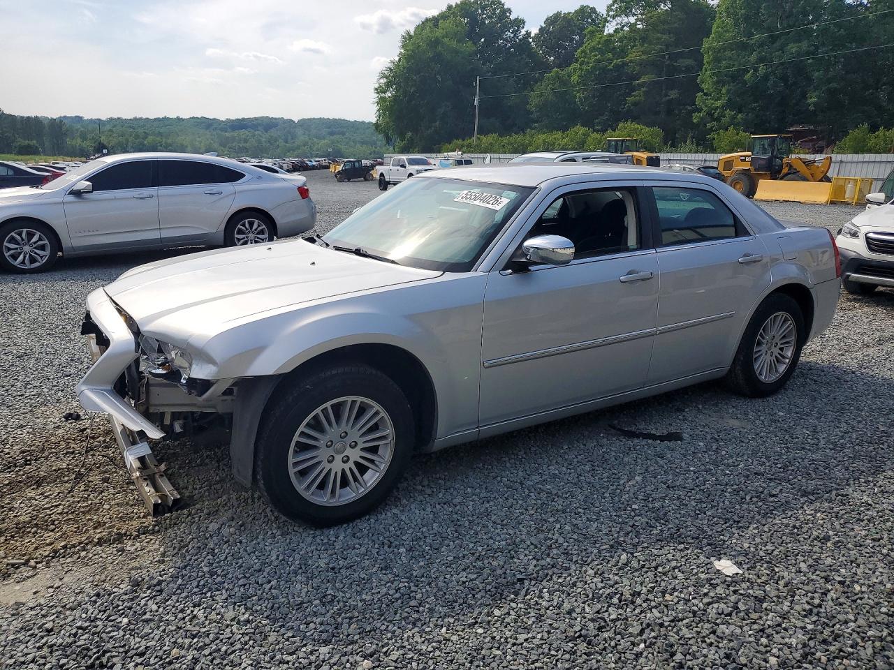 2009 Chrysler 300 LX, VIN 2C3KA43D59H575400 — Перед