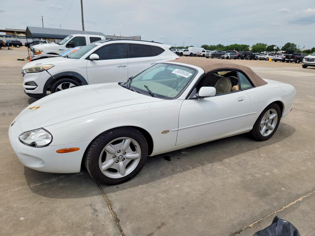 1998 Jaguar XK, VIN SAJGX224XWC026944 — Normal wear