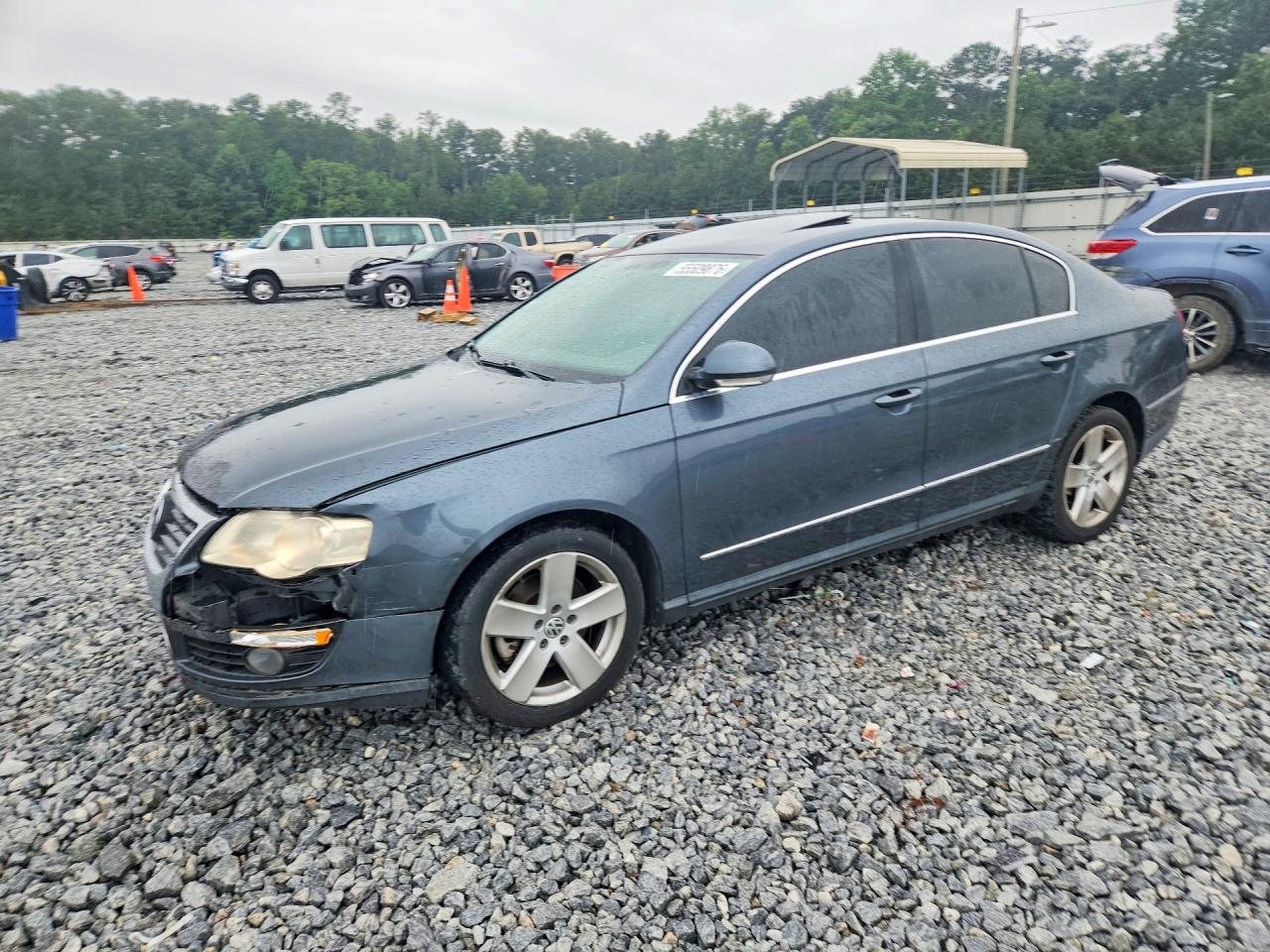 2009 Volkswagen Passat Komfort, VIN WVWJK73C39P015383 — Front end