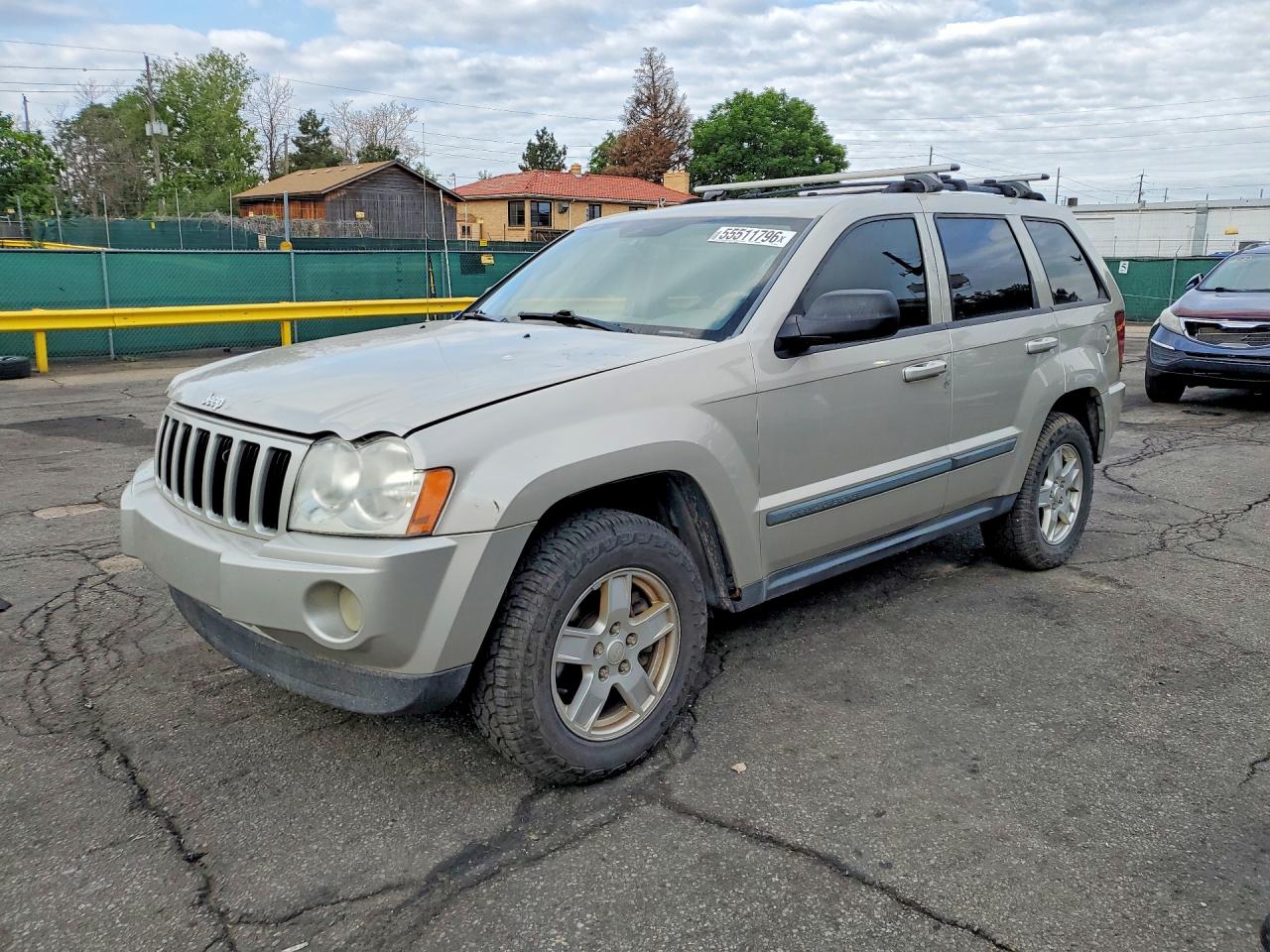 2007 Jeep Grand Cherokee Laredo, VIN 1J8GR48KX7C606148 — Front end