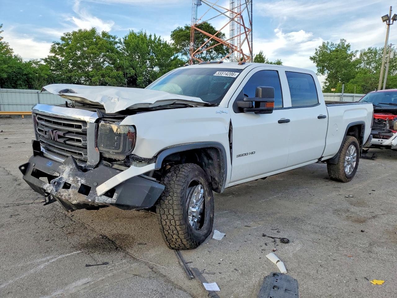 2019 GMC Sierra 3500HD, VIN 1GT42TCYXKF177699 — Front end