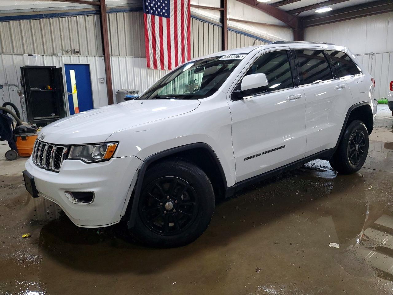 2020 Jeep Grand Cherokee Altitude, VIN 1C4RJFAGXLC437798 — Front end