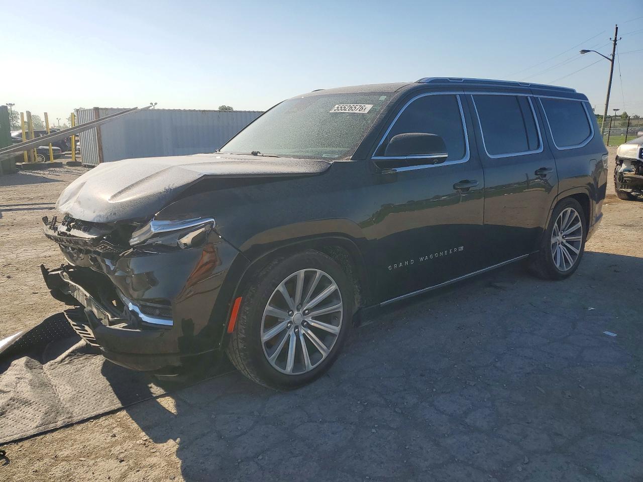 2022 Jeep Grand Wagoneer Series II, VIN 1C4SJVFJ8NS102788 — Перед