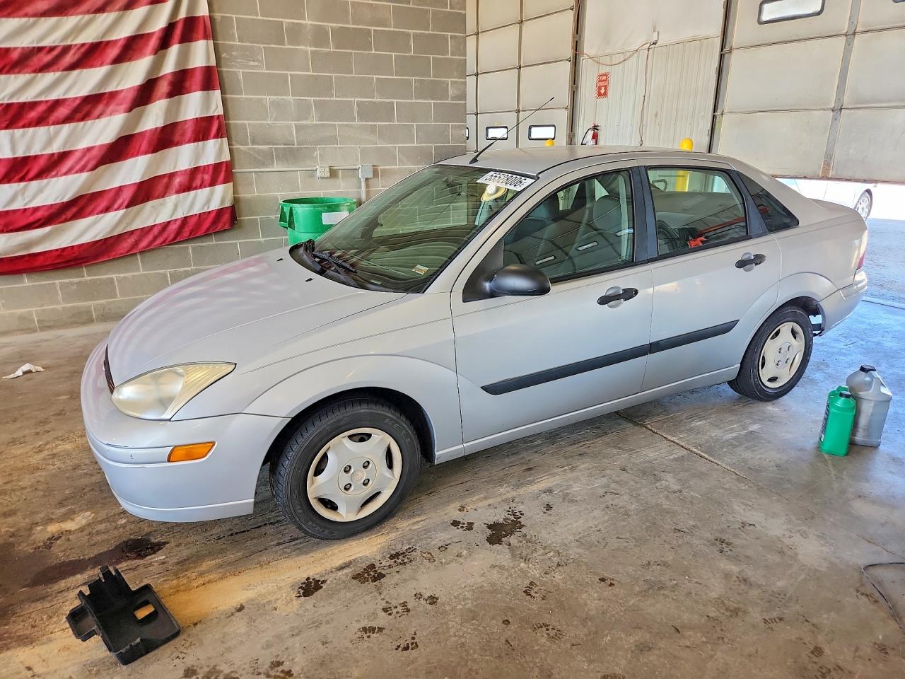 2000 Ford Focus LX, VIN 1FAFP33P1YW346931 — Мелкие вмятины и царапины