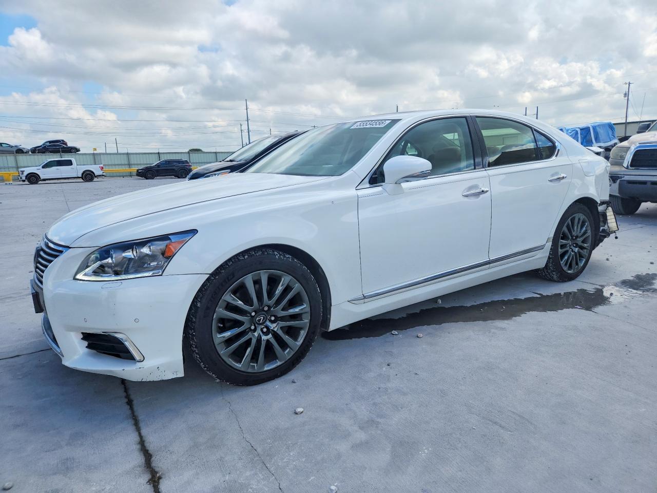2015 Lexus LS 460, VIN JTHBL5EF7F5133293 — Rear end