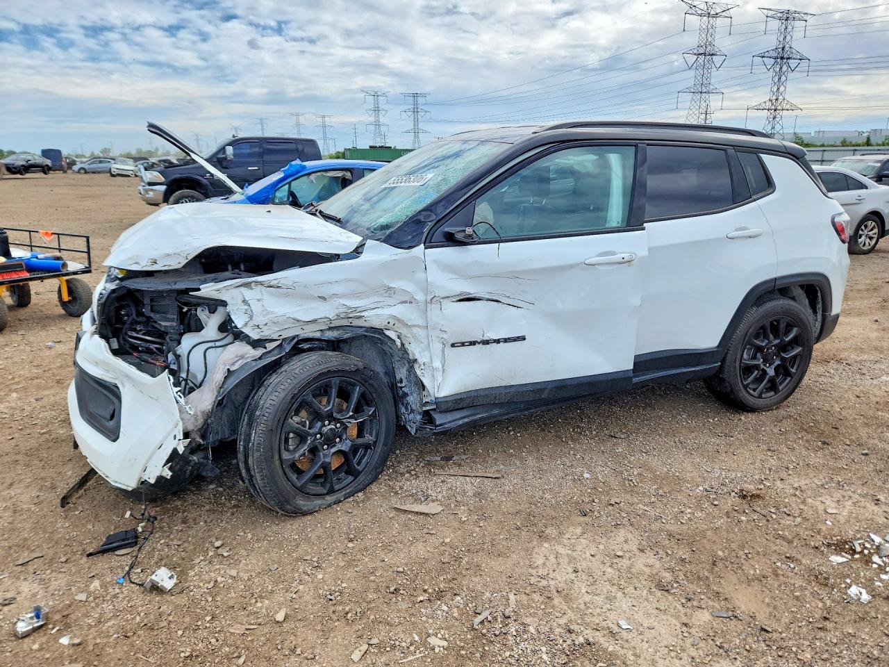 2024 Jeep Compass Latitude, VIN 3C4NJDBNXRT101209 — Front end